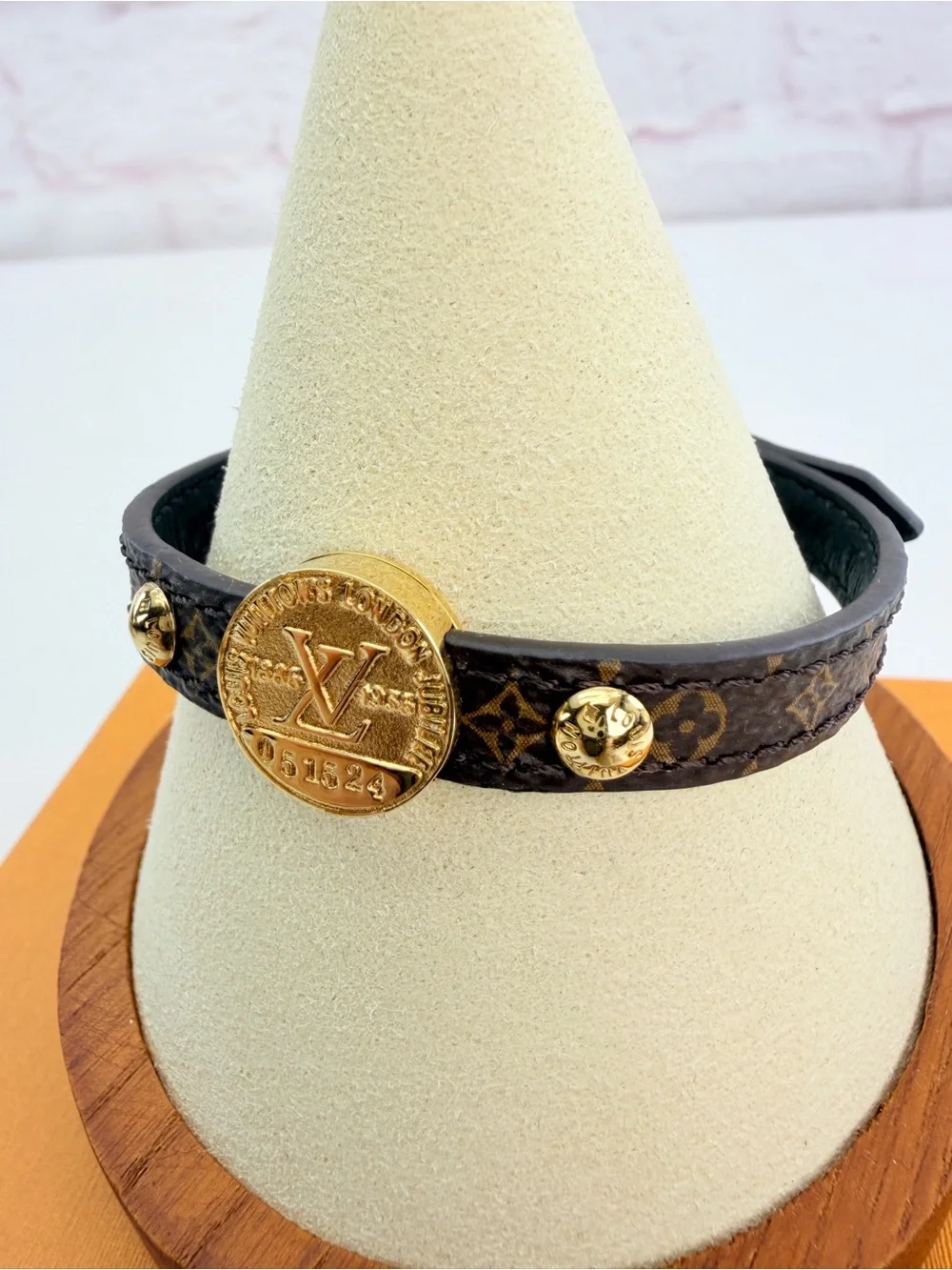Louis Vuitton Monogram LV Circle Reversible Bracelet 19 Black
